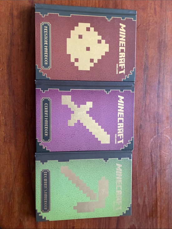 Minecraft Other - Minecraft Handbook Collection - Red, Purple & Green Guides